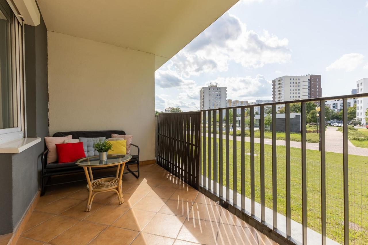 Metro Targowek Spacious Apartment With Parking By Noclegi Renters Warsaw Ngoại thất bức ảnh