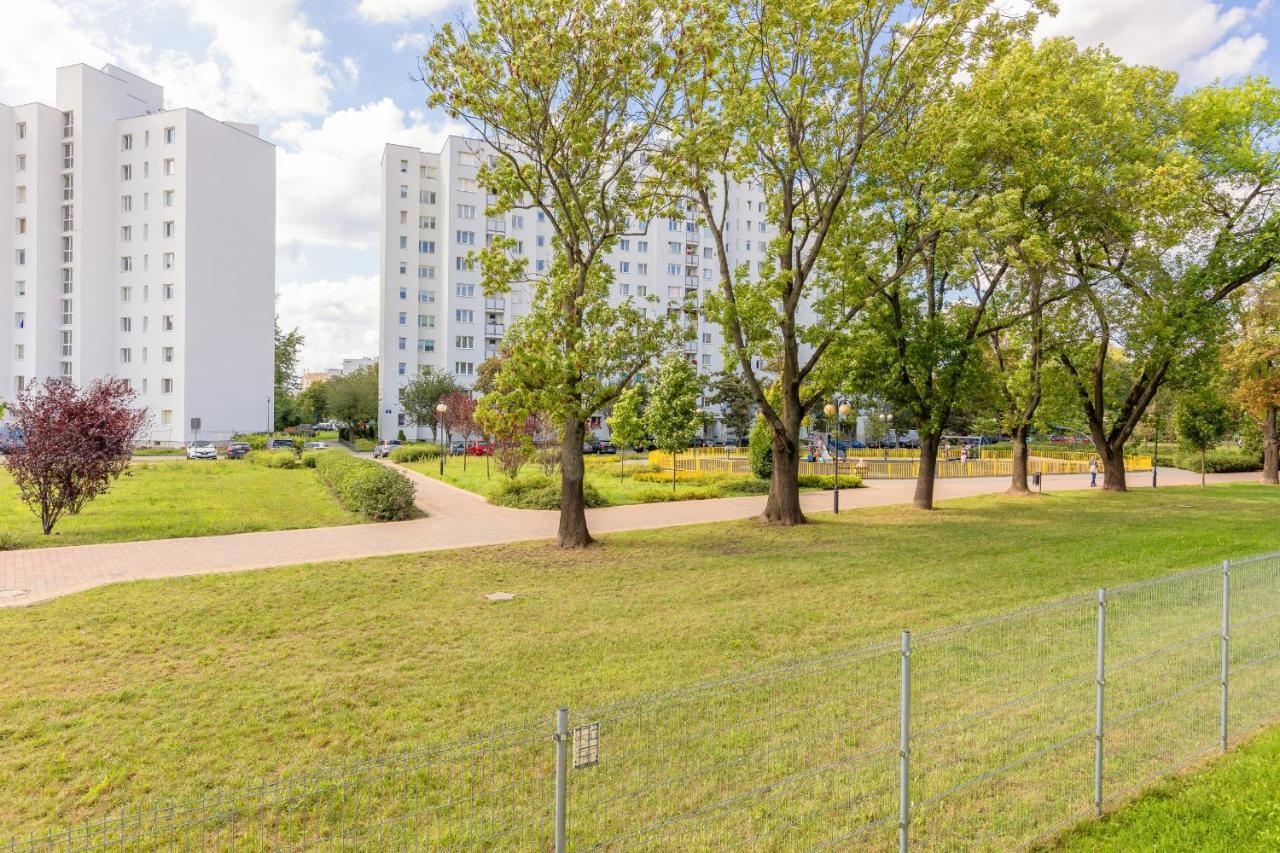 Metro Targowek Spacious Apartment With Parking By Noclegi Renters Warsaw Ngoại thất bức ảnh